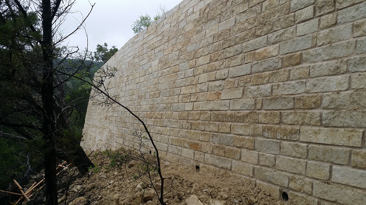 travisso texas retaining wall