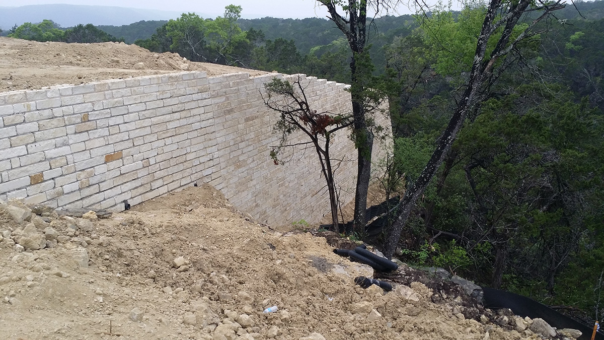 travisso texas retaining wall