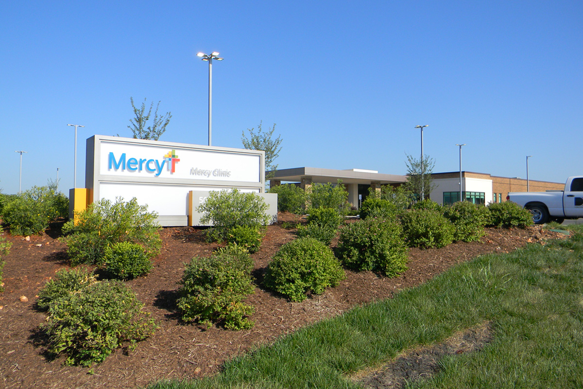 Mercy Hospital Hardscape