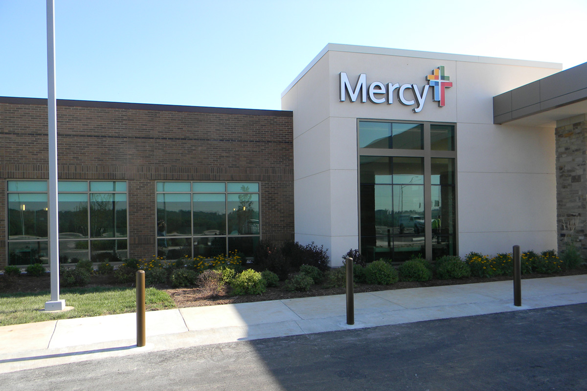 Mercy Hospital Hardscape